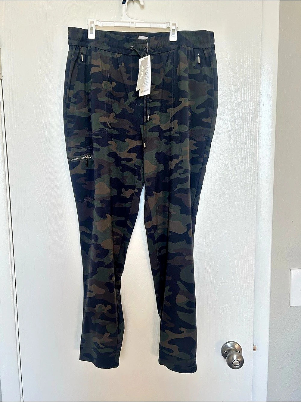 Chico's Zenergy Neema Cinched Pant Camo Green & Black 1.5P